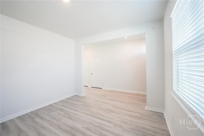 Building Photo - 143 Kraft Kove