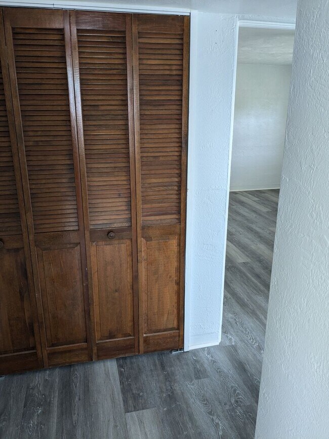 Building Photo - 3 bedroom, 1 bathroom Daytona Beach