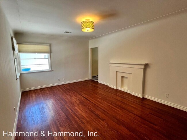 Building Photo - 2 br, 1 bath House - 5850 Satsuma Ave.