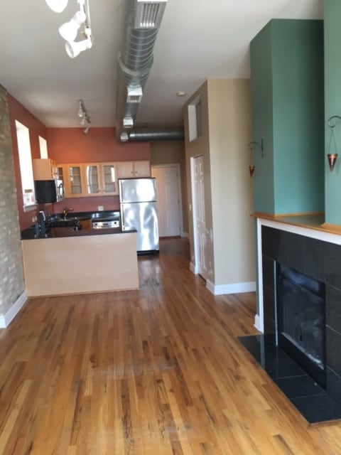 Building Photo - 2368 N Elston Ct