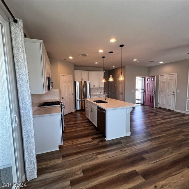 Foto del edificio - 1582 Tilman Ln
