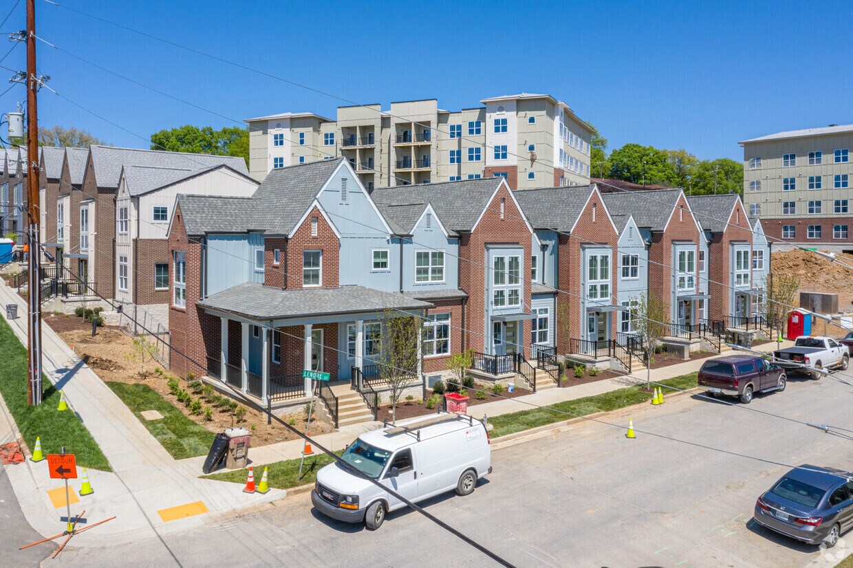 Manning Place Rentals in Nashville at 603 Lenore St Nashville, TN