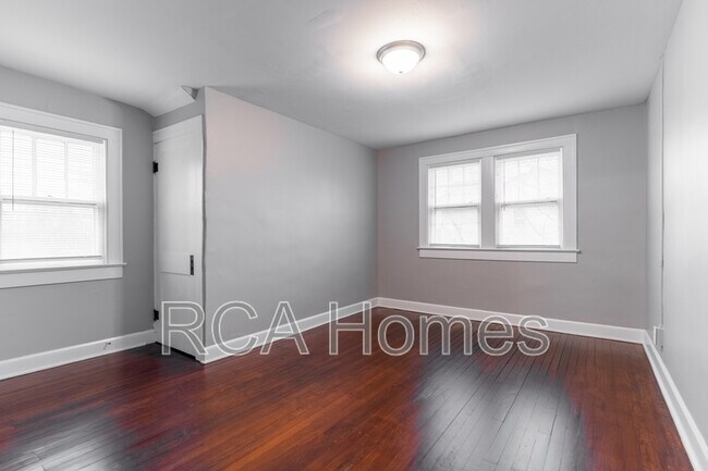 Foto del edificio - 509 N Bradley Ave