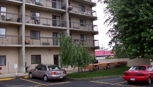 Building Photo - 620 W Pike St