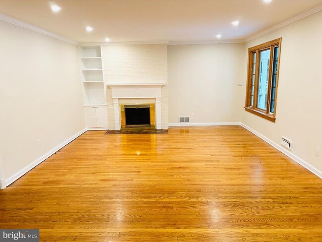Foto del edificio - 7509 Tarrytown Rd