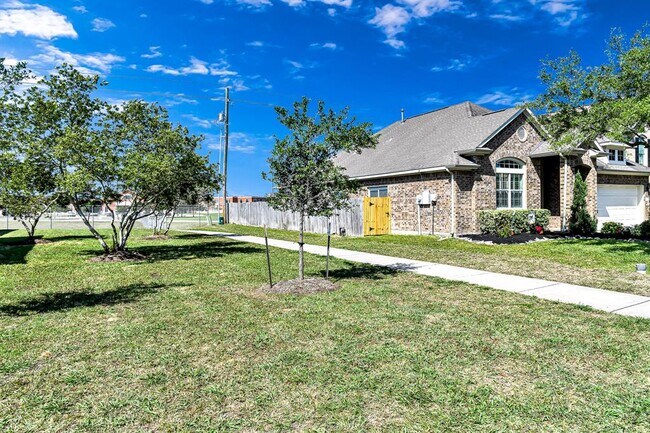 Building Photo - 2299 Cantabria Ln