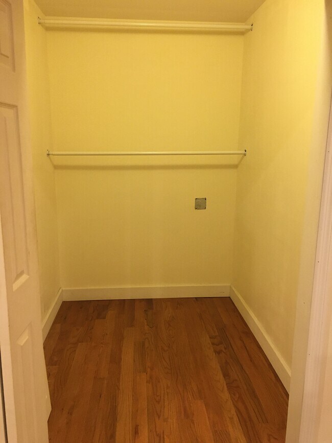 Closet - 4305 63rd St