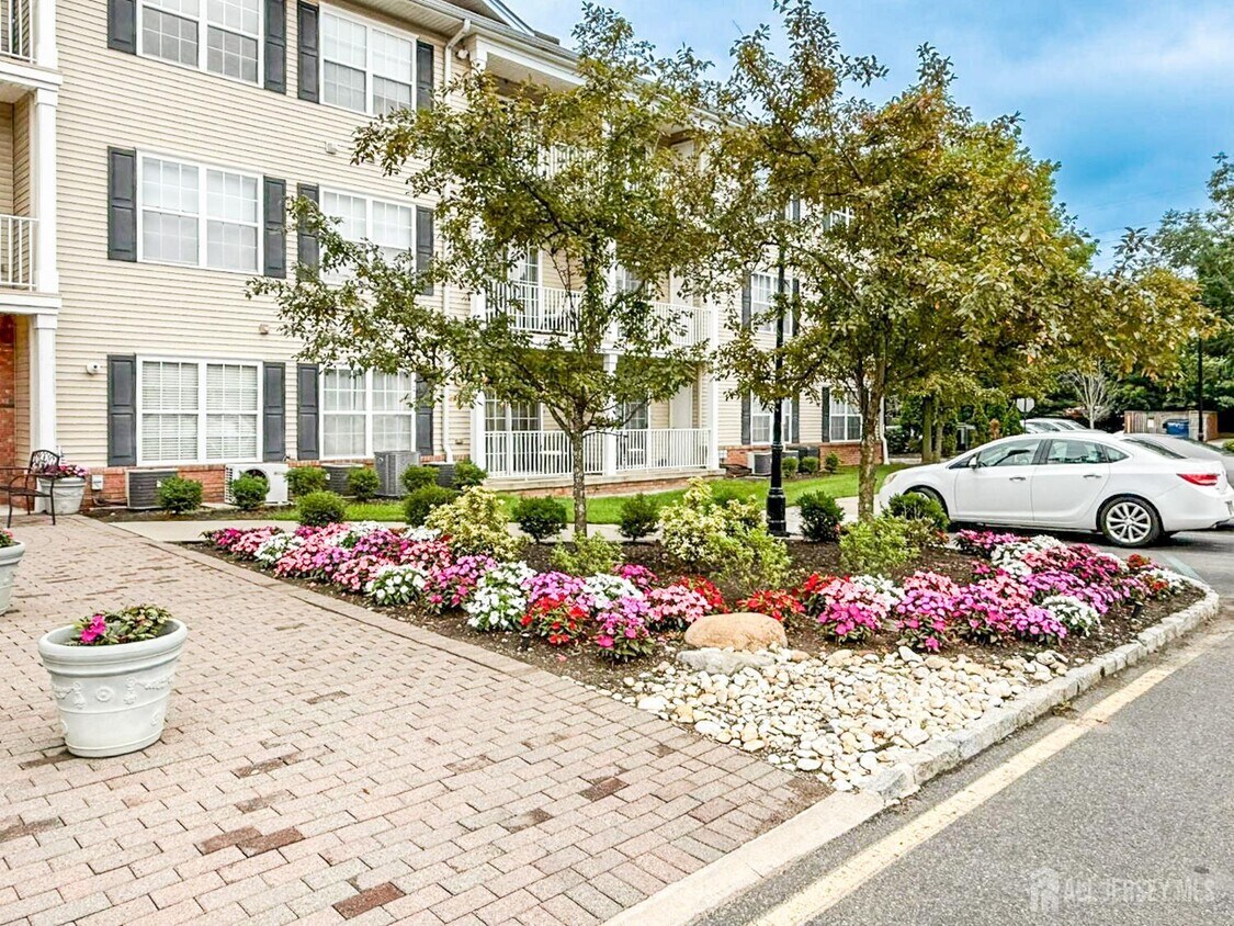 Foto principal - 61 Liddle Ave