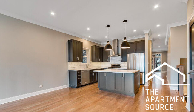 Foto del edificio - 2320 N Southport Ave