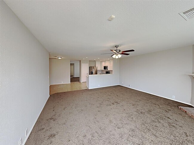 Building Photo - 8901 King Ranch Dr
