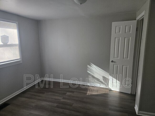 Foto del edificio - 3024 W Kentucky St
