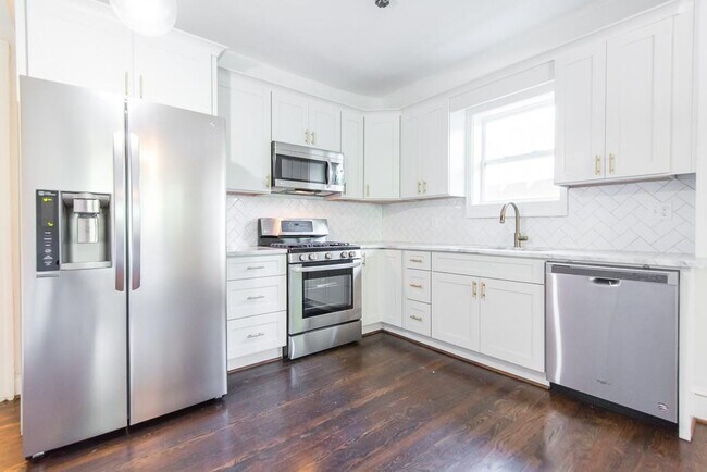 Foto del edificio - 536 Boulevard Pl NE