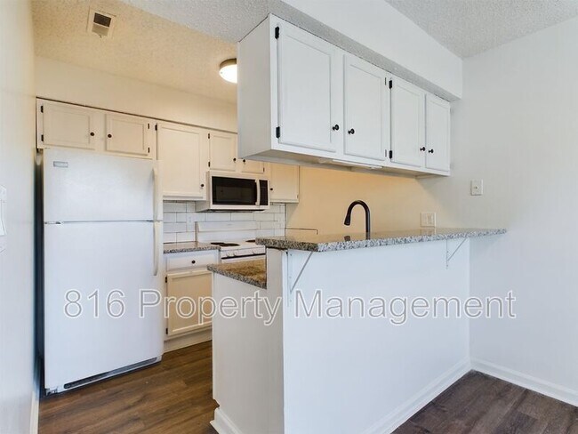 Building Photo - 300 Osage St