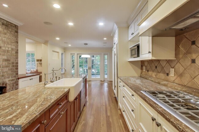 Foto del edificio - 7308 Burdette Ct