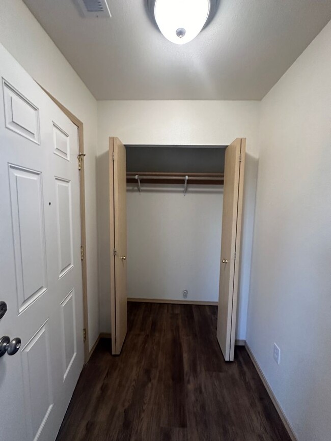 Foto del edificio - 3 bed/2 bath in Richland featuring newer p...