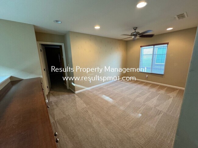 Foto del edificio - Available Now! Cozy Courtyard Home