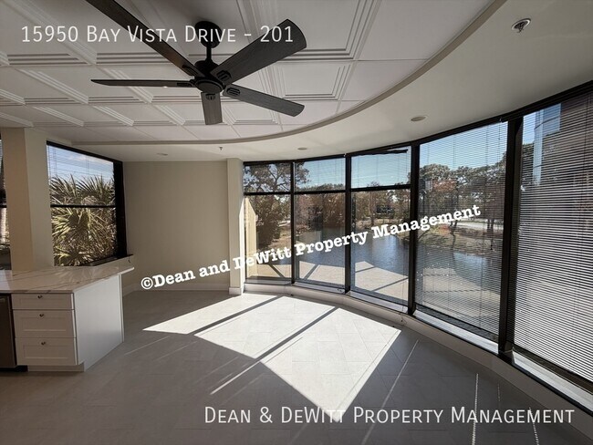 Foto del edificio - 15950 Bay Vista Dr