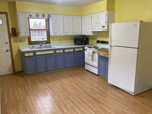 kitchen - 27 2nd Ave SE