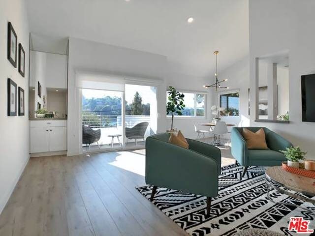 Foto principal - 2396 Glendale Blvd