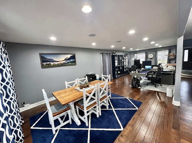 Building Photo - 1104 Fieldstone Ct