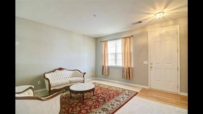 Building Photo - 475 Briarfield Xing NW