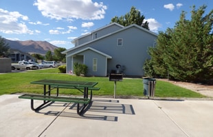 Building Photo - Mountain View Apartments