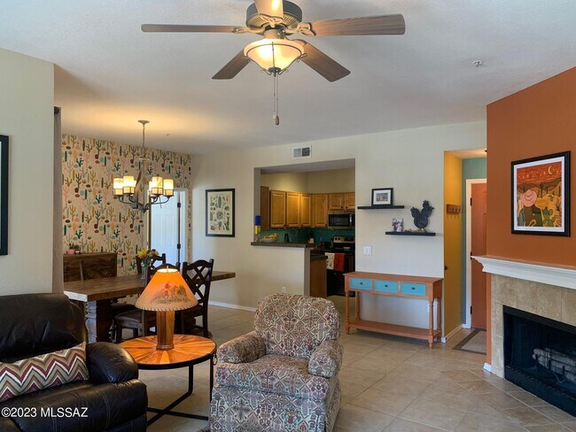 Foto del edificio - 1500 E Pusch Wilderness Dr