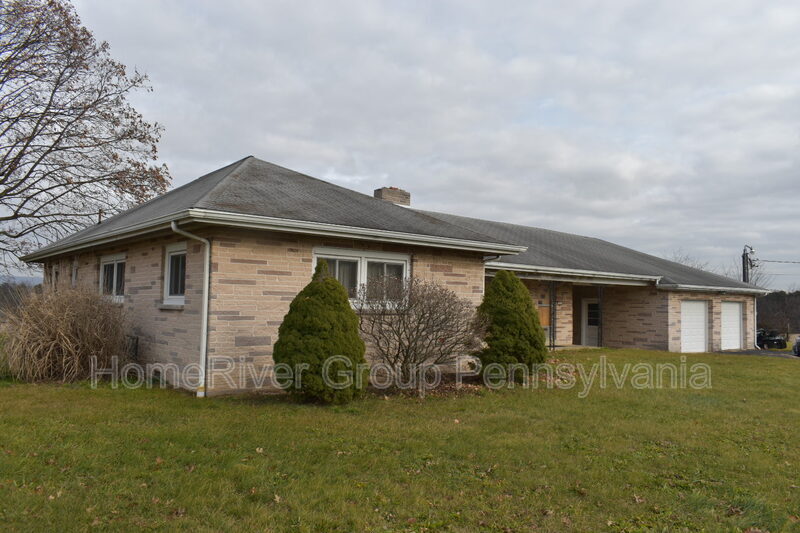 Primary Photo - 303 Airport Dr