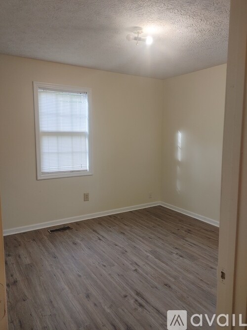 Foto del edificio - 464 Bussey Ave