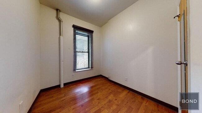 Foto del edificio - 328 E 14th St