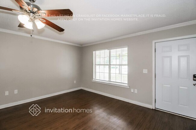 Building Photo - 225 Woodcrest Dr