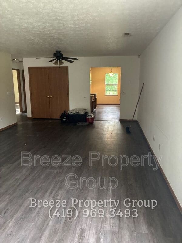 Building Photo - 546 Breaden St