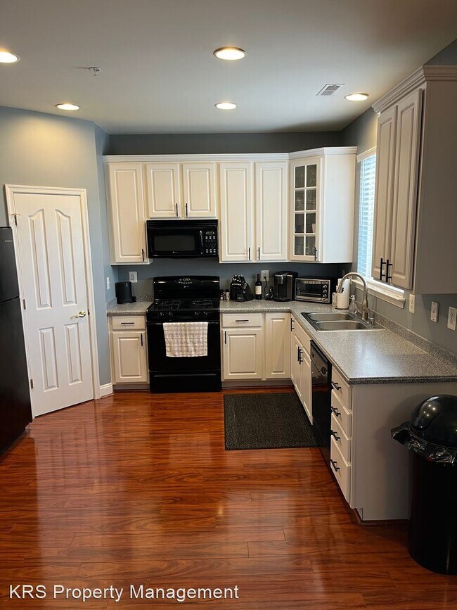 Building Photo - 3 br, 2.5 bath House - 644 Berwick Ct.