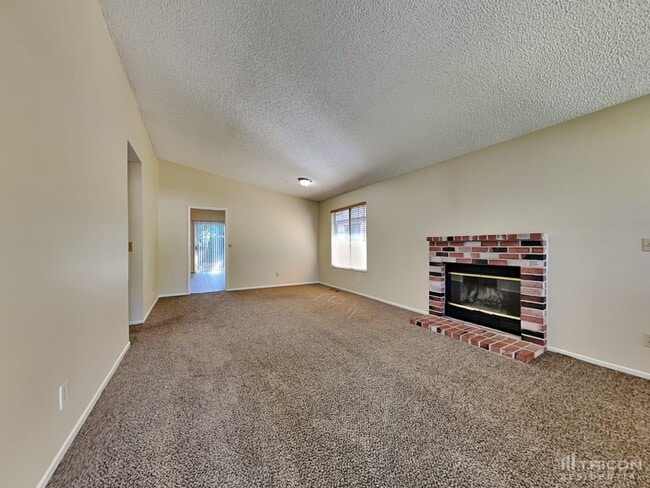 Building Photo - 1582 Woodhaven Ln