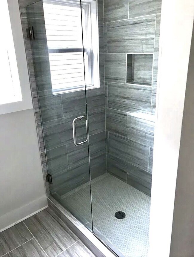 Foto del edificio - Coming Soon! Nice townhome in convenient East Nashville location!