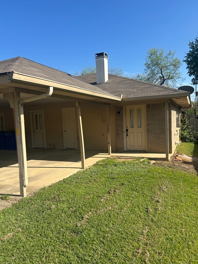 Building Photo - 1104 Magnolia St