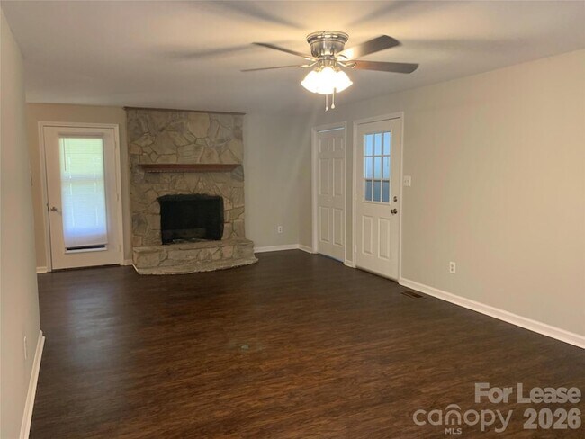 Foto del edificio - 2995 Wonderland Ln