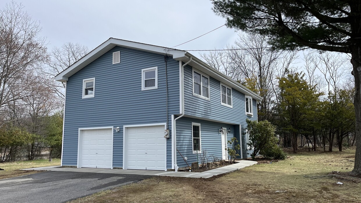 Primary Photo - 968 Preakness Ave