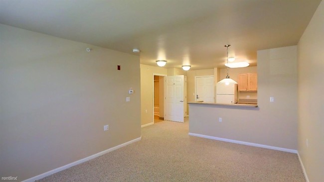 Building Photo - 16910 Garden View Cir