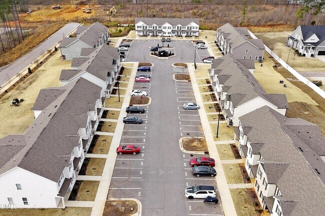 Foto del edificio - 1021 Peony Ln