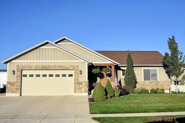 Building Photo - 1022 E Old Mill Dr