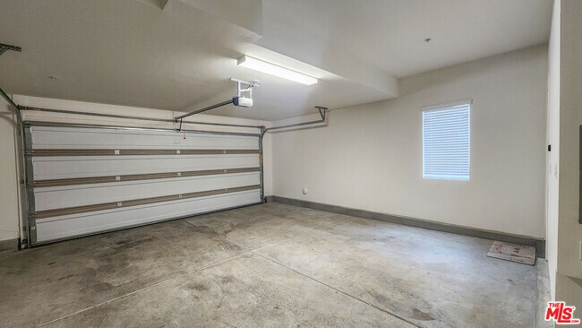 Foto del edificio - 835 Orchid Way