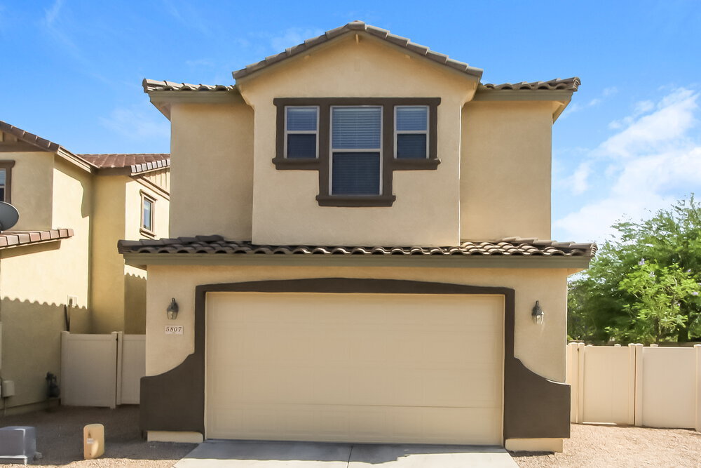Foto principal - 5807 E Grove Ave
