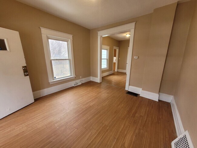 Foto del edificio - Two Bedroom Home with Washer/Dryer