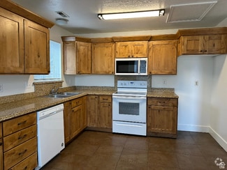 Building Photo - 976 S Freedom Blvd