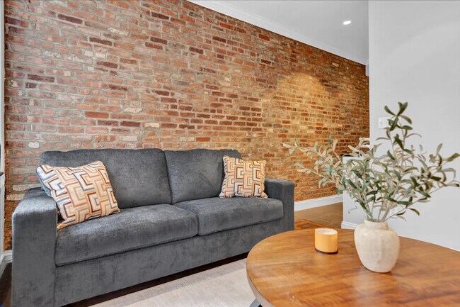 Foto del edificio - 346 E 18th St