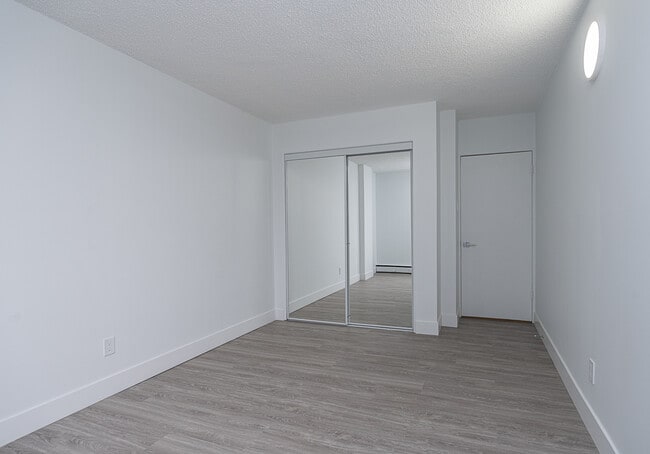 Bedroom - Hi-Level Affordable