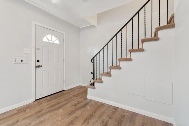 Building Photo - Beautiful home for rent near Sloan's Lake!