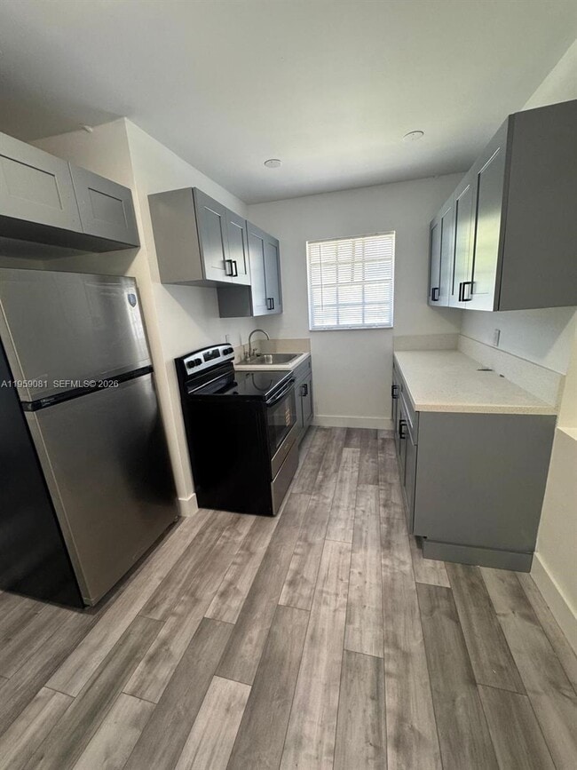 Building Photo - 2210 NW N River Dr