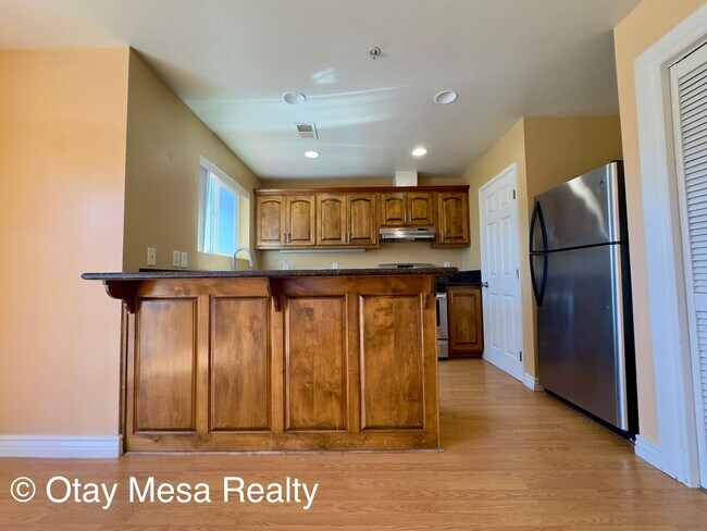 Foto del edificio - 1061 Saturn Blvd